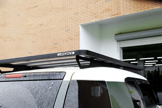 4x4 Παγκόσμια ράβδοι οροφής αυτοκινήτων Ανθεκτικές στα UV Παγκόσμια καλάθι φορτίου Αντί διάβρωσης