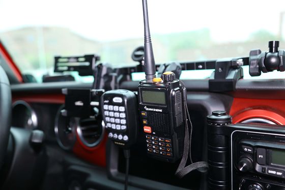 Μηχανικό στυλ Μαύρο Αποσυναρμολογήσιμο 4x4 Off Road Wrangler JL Συσκευές Αλουμινίου Σύνθετο Κέντρο Κονσόλα Κρατηγό τηλεφώνου για Jeep