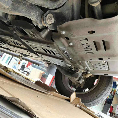 Η κάτω πλάκα του κινητήρα Toyota Tundra με υλικό από χάλυβα που έχει τυλιχθεί εν ψυχρώ και ανθεκτικό σχέδιο