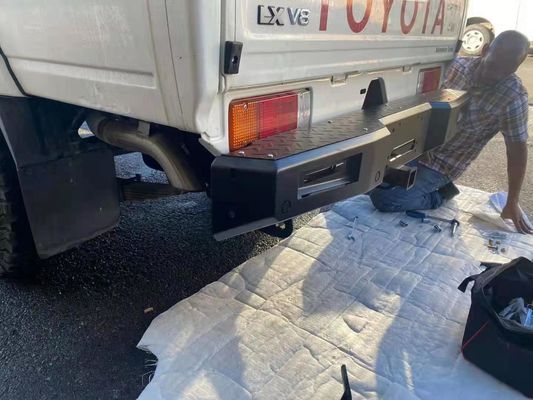 Τόιοτα LC79 πίσω προφυλακτήρας με ελαστικό φορητή Jerrycan Holder Winch Bull Bar μπροστινό προφυλακτήρα