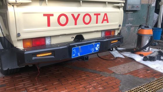 Τόιοτα LC79 πίσω προφυλακτήρας με ελαστικό φορητή Jerrycan Holder Winch Bull Bar μπροστινό προφυλακτήρα
