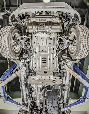 2017-2018 Toyota Prado150 Προστάτης κιβωτίου ταχυτήτων για την εγκατάσταση αυθεντικών τρυπών αυτοκινήτου