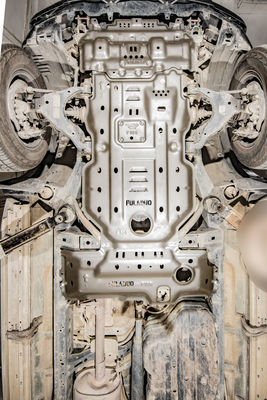 Αυτοκίνητο μοντέλο Toyota Prado 120 Ατσάλινος Σιδηρούχος Μηχανής Κάτω από την Ασπίδα Προστασίας Προστασίας