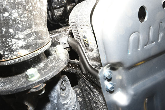 22 Μηχανή σιδήρου από χάλυβα Toyota Tundra υπό προστασία ασπίδας για ανθεκτική απόδοση