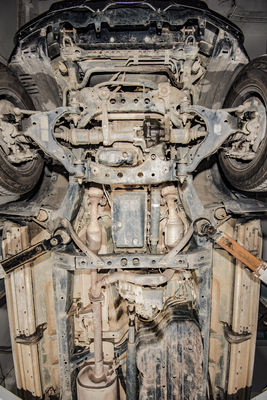 Προστατέψτε τον κινητήρα Toyota Prado120 σας με την εύκολη εγκατάσταση προστατευτικού πλαισίου και προστατευτικού λάσπης